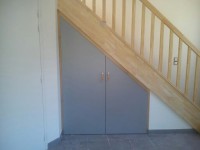 placard mural sous escalier