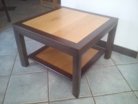 Table de salon contemporaine